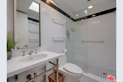 6 Northstar St #303, Marina del Rey, CA 90292 - Photo 19