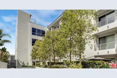 10850 Bloomfield St, Los Angeles, CA 91602 - Photo 3