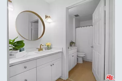 21520 Burbank Blvd #112, Woodland Hills, CA 91367 - Photo 5