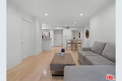 21520 Burbank Blvd #112, Woodland Hills, CA 91367 - Photo 9