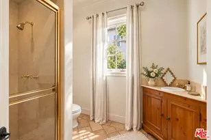 9835 Portola Dr, Los Angeles, CA 90210 - Photo 33