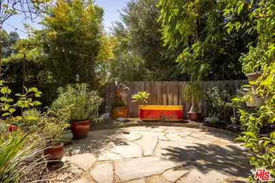 16750 Valerio St, Lake Balboa, CA 91406 - Photo 33
