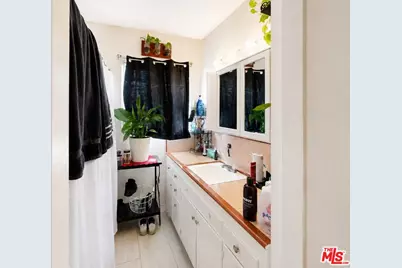 5642 Lexington Ave, Los Angeles, CA 90038 - Photo 27