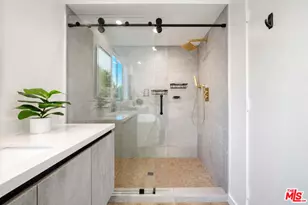 11614 Colfax Mdw Ln, Studio City, CA 91604 - Photo 25