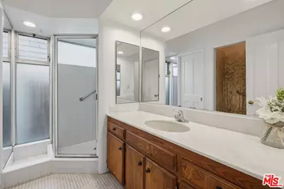 1136 Harvard St, Santa Monica, CA 90403 - Photo 13