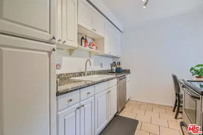 625 N Flores St #102, West Hollywood, CA 90048 - Photo 11