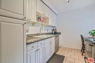 625 N Flores St, West Hollywood, CA 90048 - Photo 11