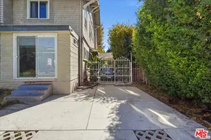 729 S Bronson Ave, Los Angeles, CA 90005 - Photo 21