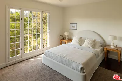 2293 Bronson Hill Dr, Los Angeles, CA 90068 - Photo 23