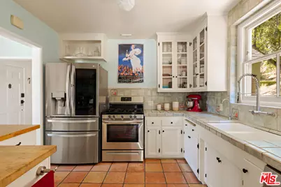 6871 Sunny Cv, Los Angeles, CA 90068 - Photo 9