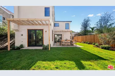 3452 Moore St, Los Angeles, CA 90066 - Photo 27