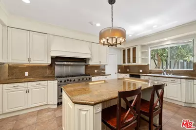 517 N Elm Dr, Beverly Hills, CA 90210 - Photo 11
