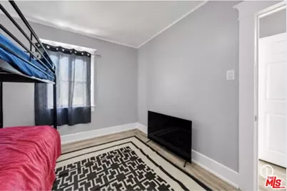224 W 84th St, Los Angeles, CA 90003 - Photo 13