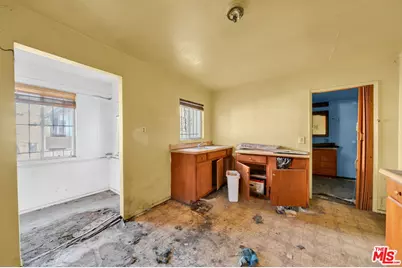 224 W 84th St, Los Angeles, CA 90003 - Photo 39