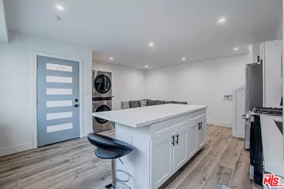 1321 W 30th St, Los Angeles, CA 90007 - Photo 15