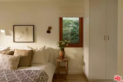 655 Angelus Pl, Venice, CA 90291 - Photo 11