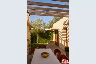 655 Angelus Pl, Venice, CA 90291 - Photo 29