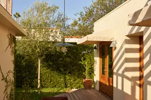 655 Angelus Pl, Venice, CA 90291 - Photo 29