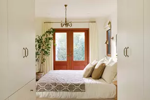 655 Angelus Pl, Venice, CA 90291 - Photo 15
