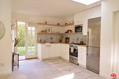 655 Angelus Pl, Venice, CA 90291 - Photo 27