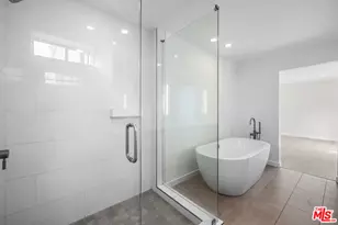 136 S Swall Dr, Los Angeles, CA 90048 - Photo 23