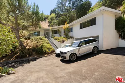 9659 Cedarbrook Dr, Los Angeles, CA 90210 - Photo 1