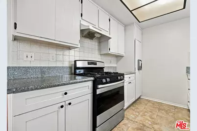 927 S Berendo St, Los Angeles, CA 90006 - Photo 9