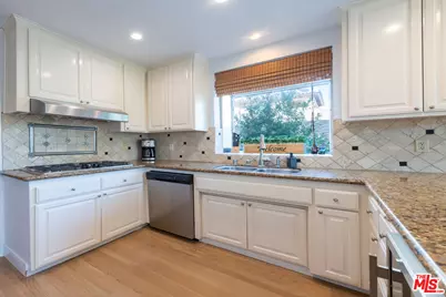 10531 Ashton Ave #202, Los Angeles, CA 90024 - Photo 7