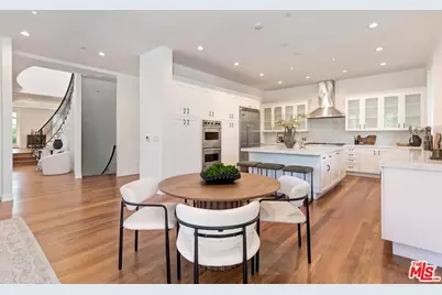 2890 Forrester Dr, Los Angeles, CA 90064 - Photo 23