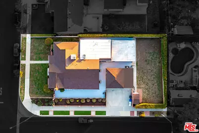 537 Stanford Rd, Burbank, CA 91504 - Photo 37