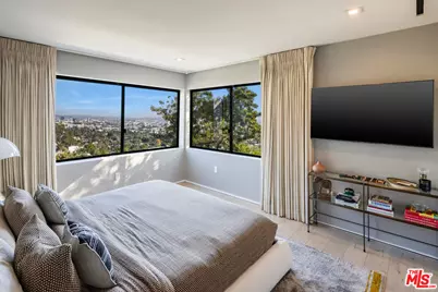 8080 Laurel View Dr, West Hollywood, CA 90069 - Photo 21