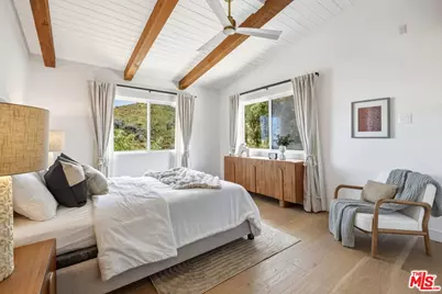 21625 Saddle Peak Rd, Topanga, CA 90290 - Photo 25