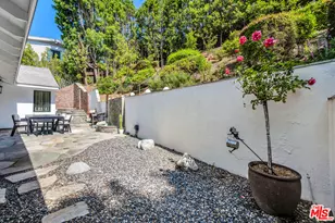 1450 N Bundy Dr, Los Angeles, CA 90049 - Photo 35