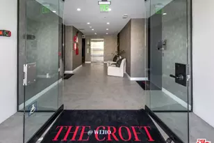 1017 N Croft Ave, Los Angeles, CA 90069 - Photo 3
