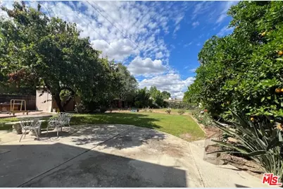 17355 Lemac St, Northridge, CA 91325 - Photo 49