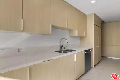 320 N Maple Dr #303, Beverly Hills, CA 90210 - Photo 11