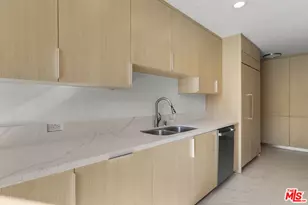 320 N Maple Dr, Beverly Hills, CA 90210 - Photo 11