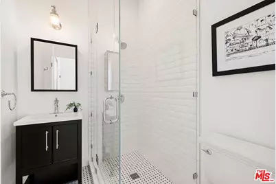 8446 Grand View Dr, Los Angeles, CA 90046 - Photo 45