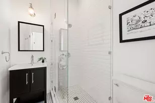 8446 Grand View Dr, Los Angeles, CA 90046 - Photo 45