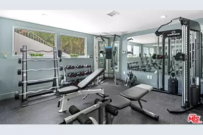9626 Highridge Dr, Beverly Hills, CA 90210 - Photo 27