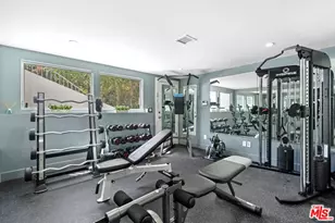 9626 Highridge Dr, Beverly Hills, CA 90210 - Photo 27
