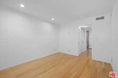 740 N Kings Rd #114, West Hollywood, CA 90069 - Photo 19