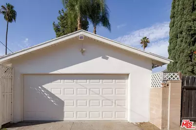 22706 Martha St, Woodland Hills, CA 91367 - Photo 29