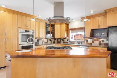 1221 N Frederic St, Burbank, CA 91505 - Photo 19