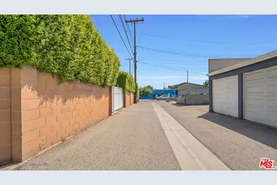 1221 N Frederic St, Burbank, CA 91505 - Photo 71