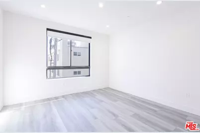 11800 Courtleigh Dr #203, Los Angeles, CA 90066 - Photo 9