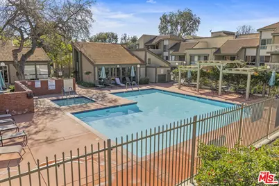 824 Pinetree Cir #14, Thousand Oaks, CA 91360 - Photo 13