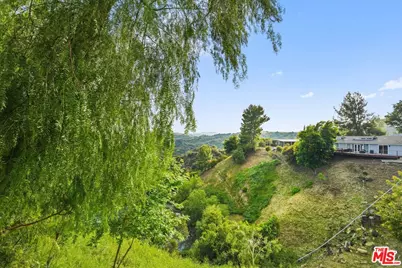 124 Pueblo Ln, Topanga, CA 90290 - Photo 11