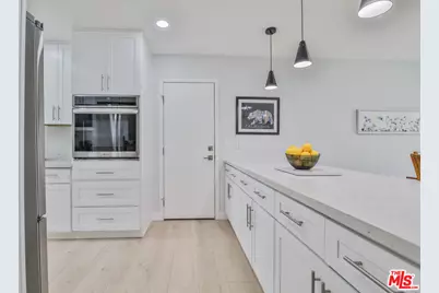 2252 20th St, Santa Monica, CA 90405 - Photo 41
