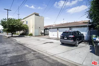 16057 Hartland St, Van Nuys, CA 91406 - Photo 3